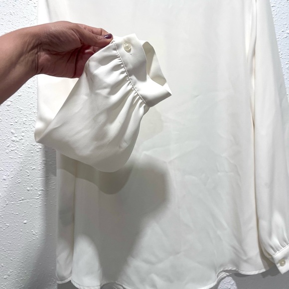 Chico's White Ruffled Tie Front Blouse L/12 - Picture 8 of 9